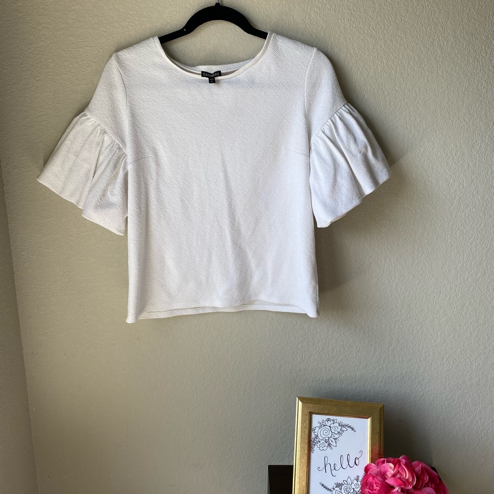 Express white top with trendy sleeves